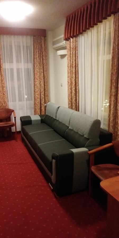 Ciechanów Hotel Korona מראה חיצוני תמונה